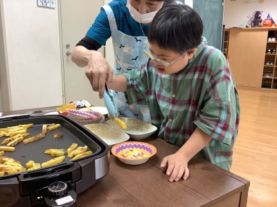 さつまいもスティックづくり
